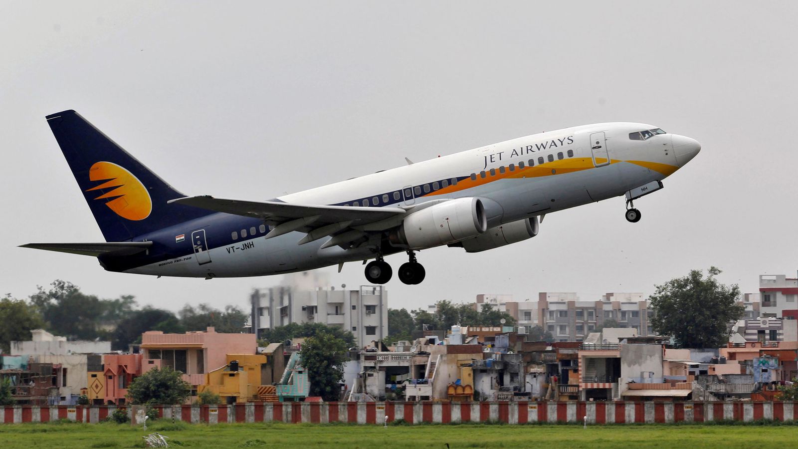 Foto: El avión de Jet Airways tuvo que regresar pocos minutos después del despegue (Reuters/Amit Dave)