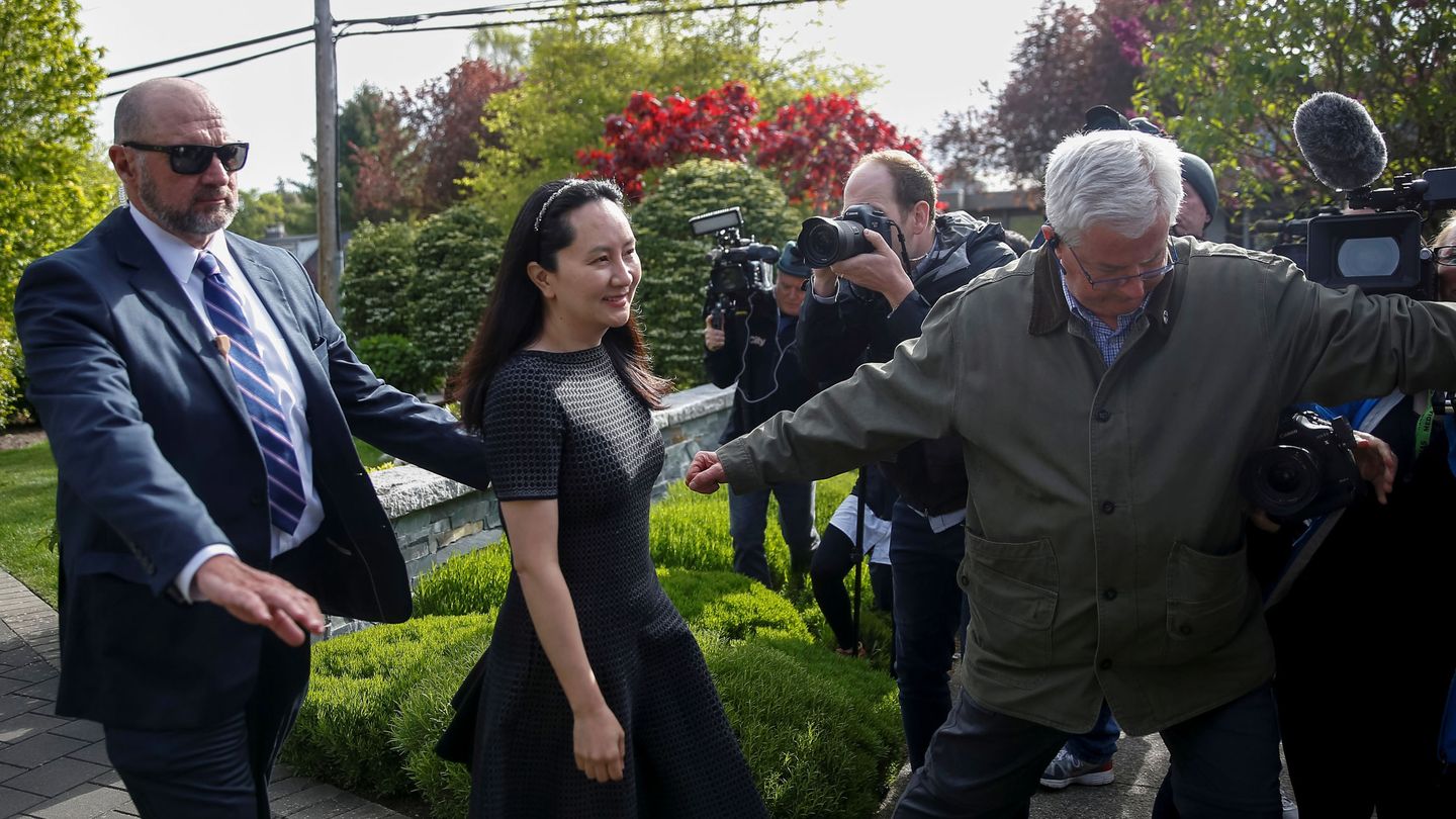 La jefa financiera de Huawei, Meng Wanzhou, hija de Ren Zhengfei, en el momento de su detención en Canadá. (Reuters)