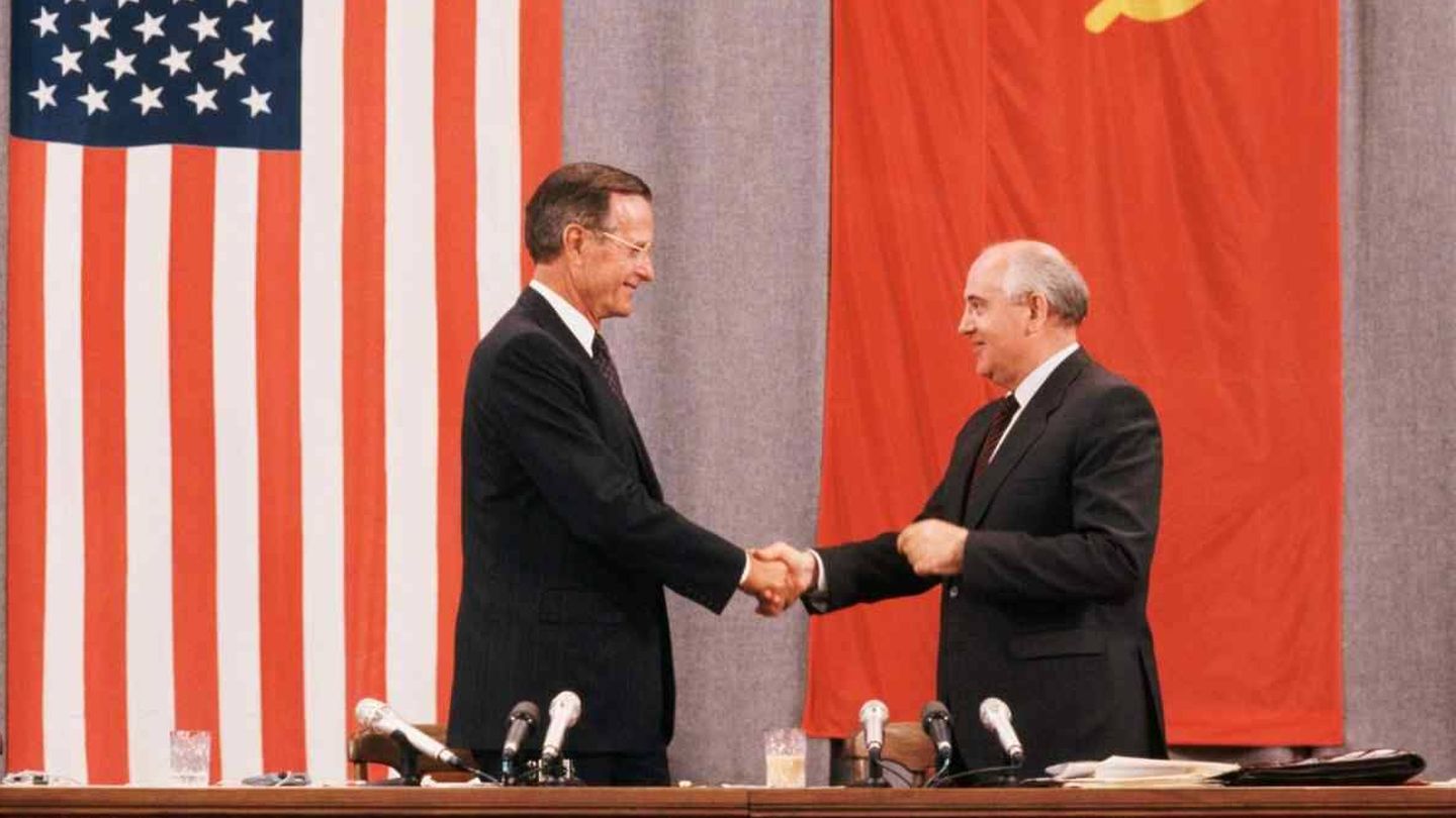 George Bush y Mijaíl Gorbachov. (EFE)