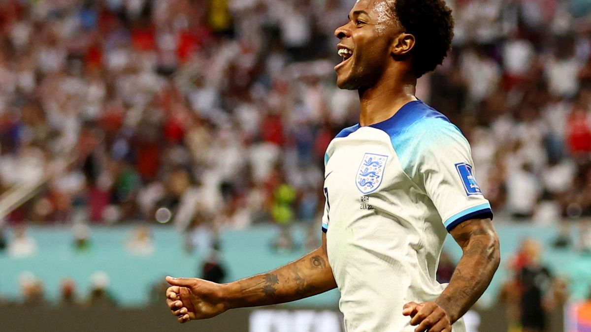 El inglés Sterling abandona el Mundial de Qatar tras un robo armado en su casa con su familia dentro