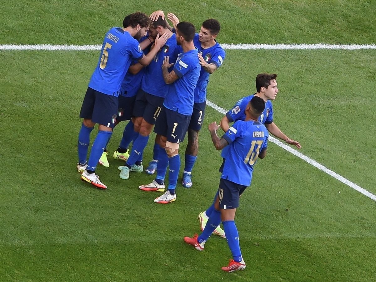 Foto: Los jugadores de Italia celebran el segundo gol ante Bélgica. (Reuters)