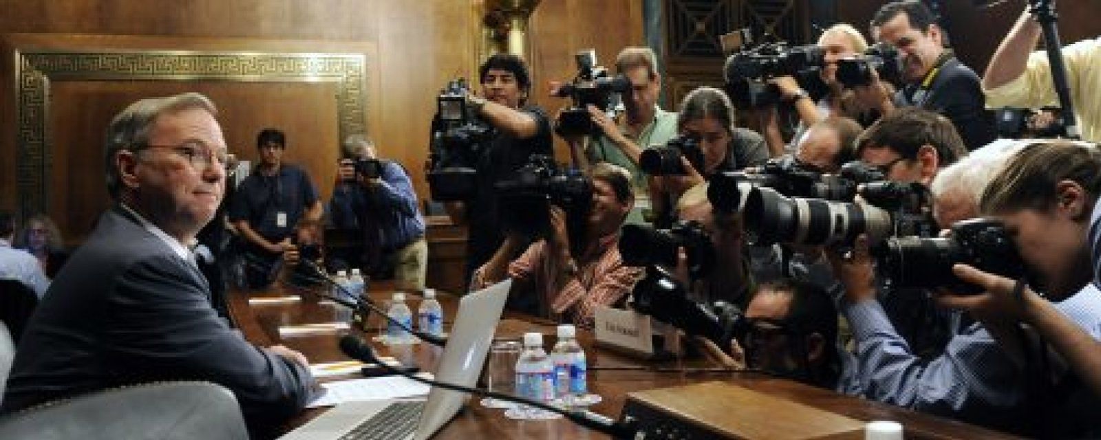 Foto: Schmidt contesta al Senado de EEUU: "Google no ha amañado los resultados de búsqueda"