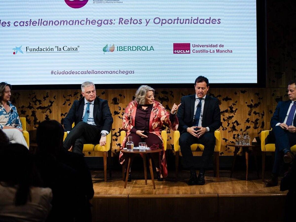 Foto: Foro organizado por el Club Conecta con los alcaldes de Ciudad Real, Albacete, Toledo y Guadalajara. (Mateo Lanzuela/Europa Press)