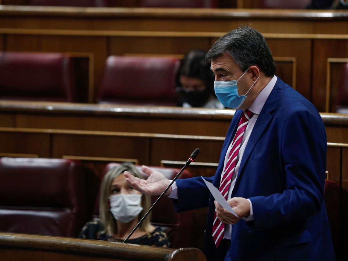 Foto: El portavoz del PNV, Aitor Esteban, durante su intervención en la sesión de control al Ejecutivo, este miércoles en el Congreso. (EFE)