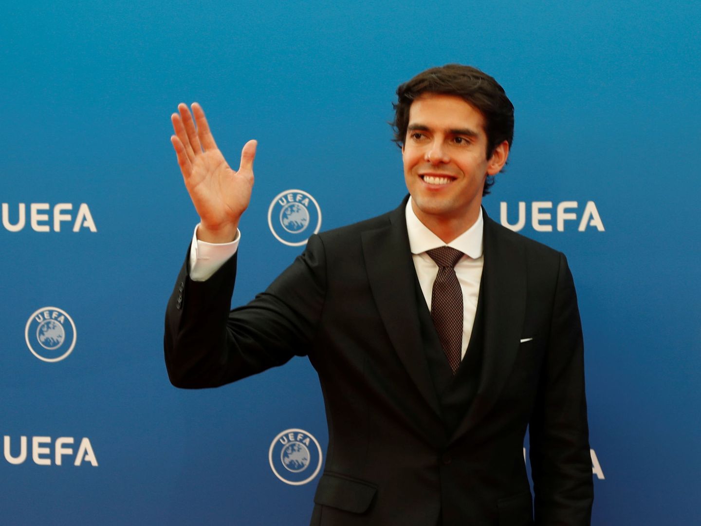 Kaká, la mano inocente del sorteo. (Reuters)