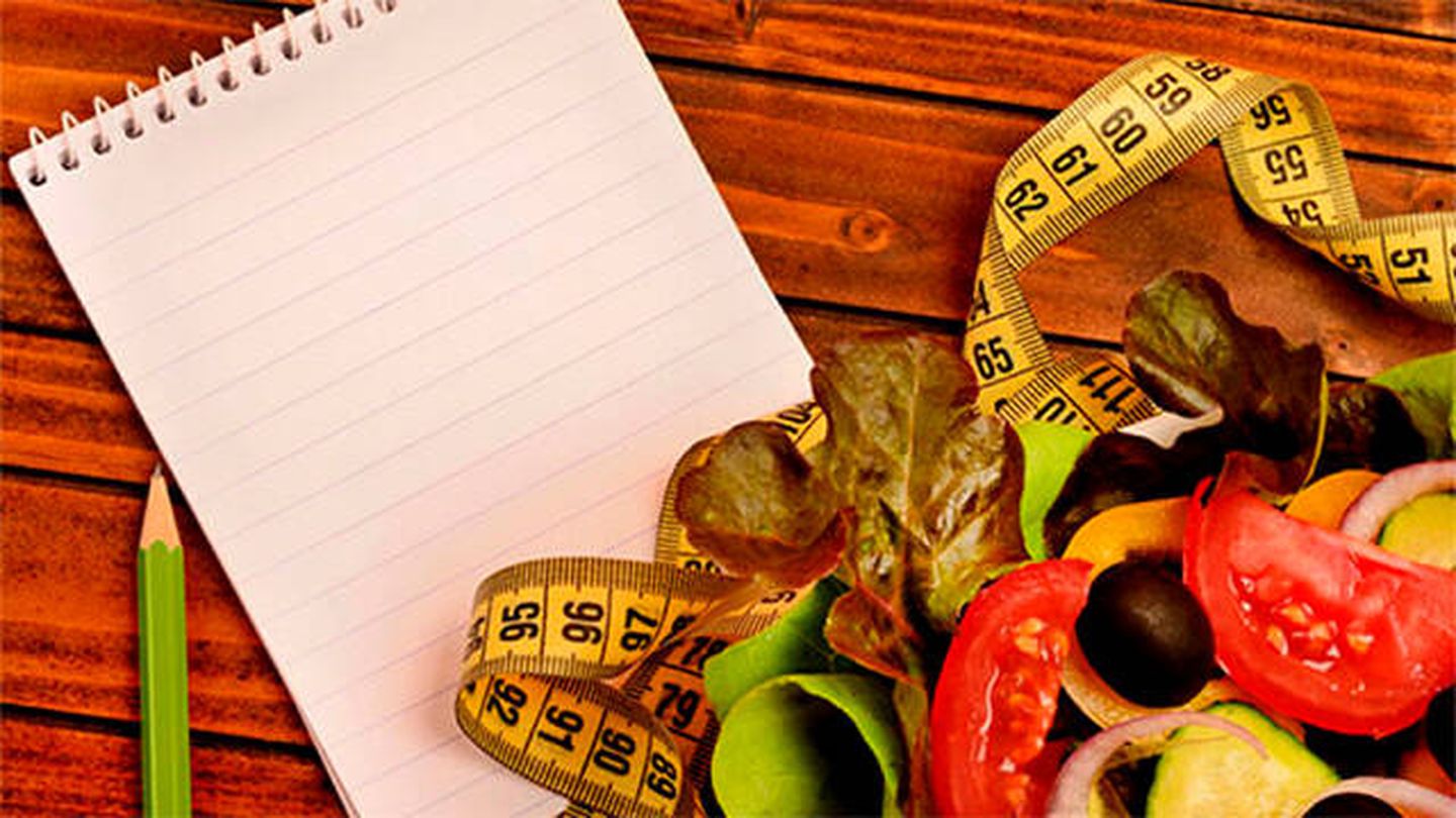 Tomar buena nota de tus comidas a diario y las calorías que consumes te ayudarán a perder peso (Pixabay)