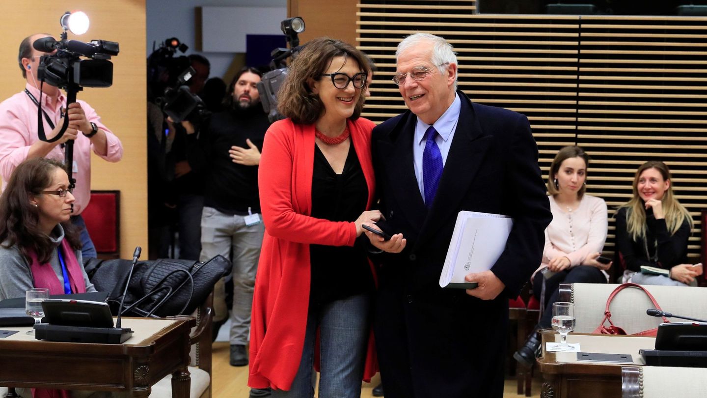 Soraya Rodríguez y Josep Borrell, en una foto de archivo. (EFE)