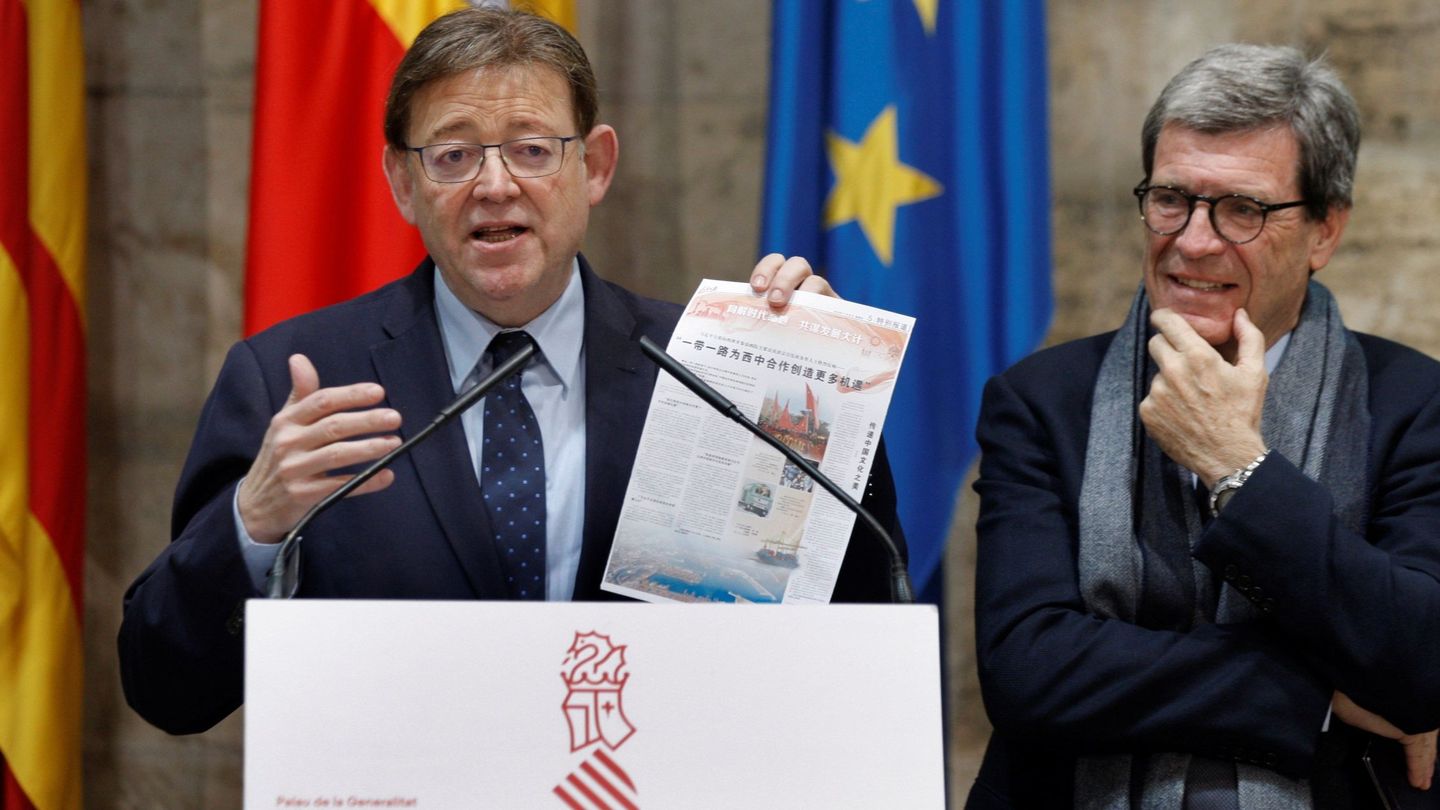 El presidente de la Generalitat, Ximo Puig, y el presidente de la Autoridad Portuaria de Valencia, Aurelio Martínez. (EFE)