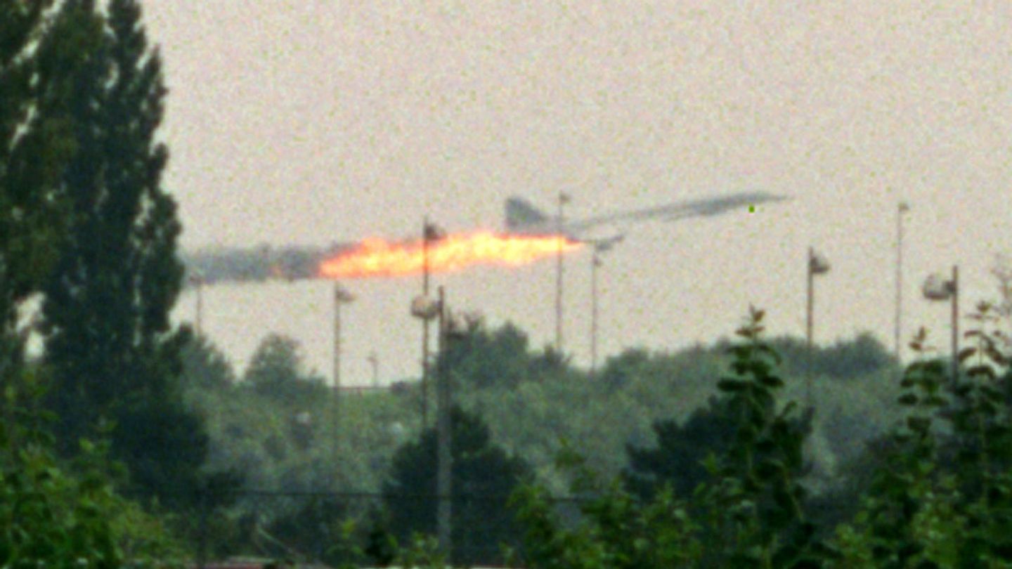 El Concorde de Air France segundos antes de su accidente en Gonesse, cerca del aeropuerto Paris Roissy el 25 de Julio de 2000.