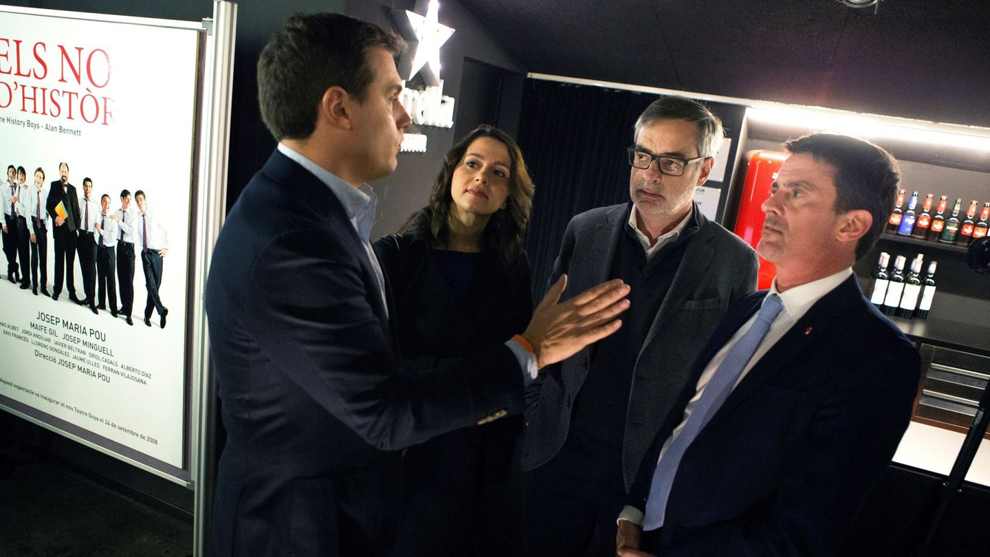Albert Rivera junto a Manuel Valls, Inés Arrimadas y José Manuel Villegas. (EFE)