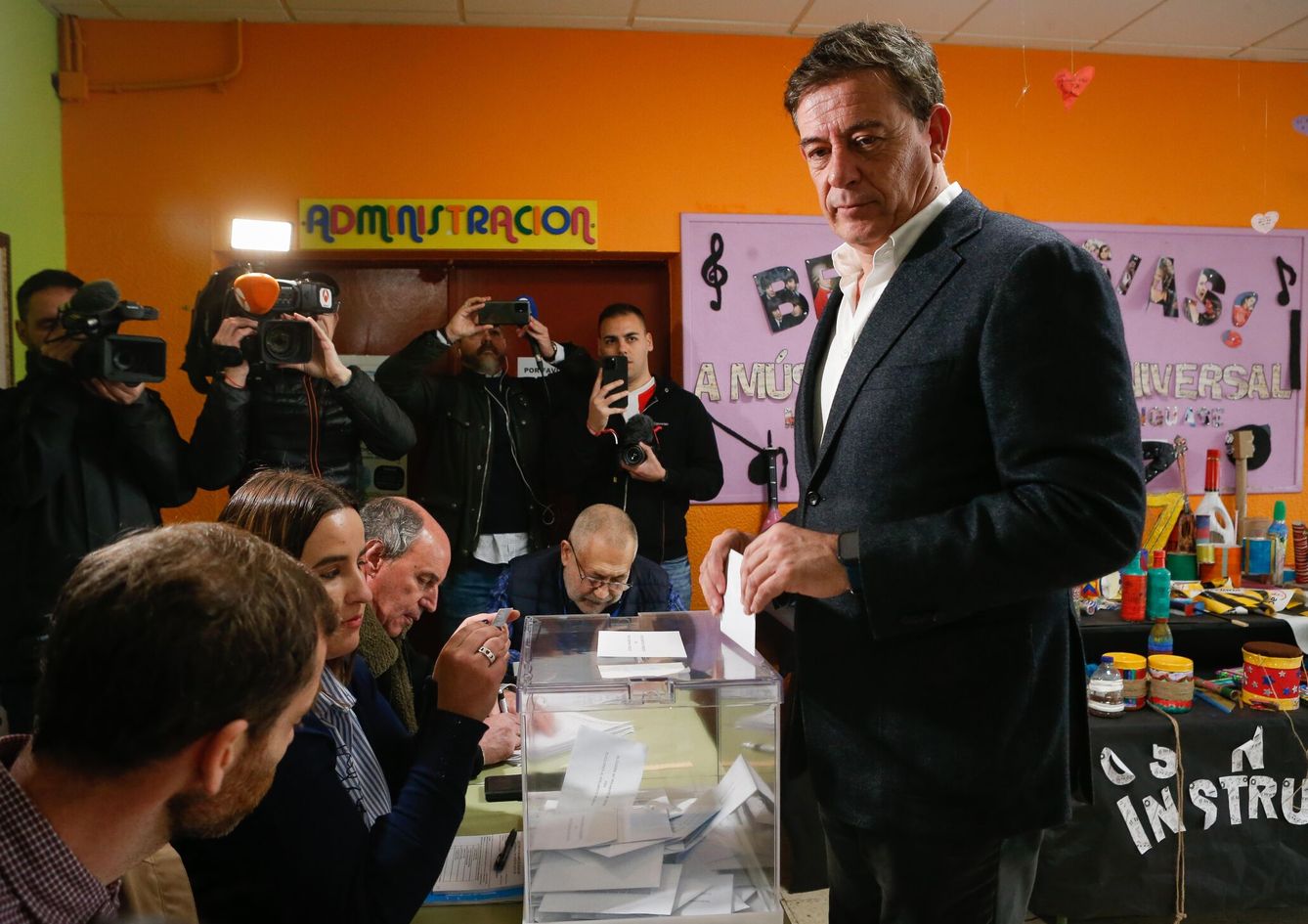Gómez Besteiro (PSOE) acude a las urnas.