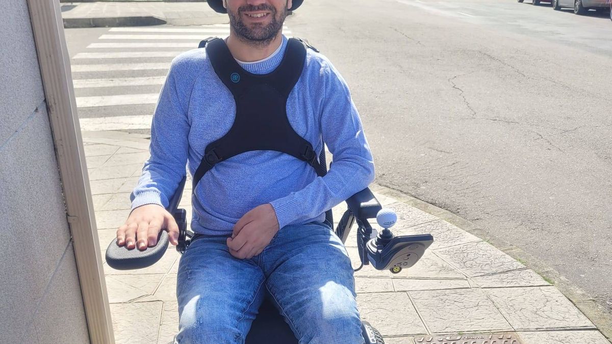 La lucha de Ángel Pérez contra su tetraplejia: el joven gallego que necesita 100.000 euros para tratarse en EEUU