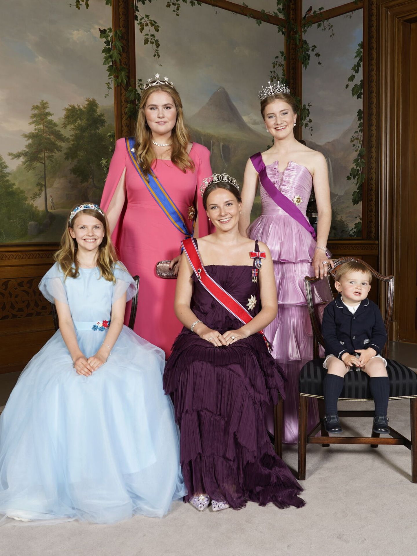 Las princesas de Holanda, Bélgica, Suecia, Noruega y el futuro heredero de Luxemburgo. (Reuters/Pool/Lise Aserud)