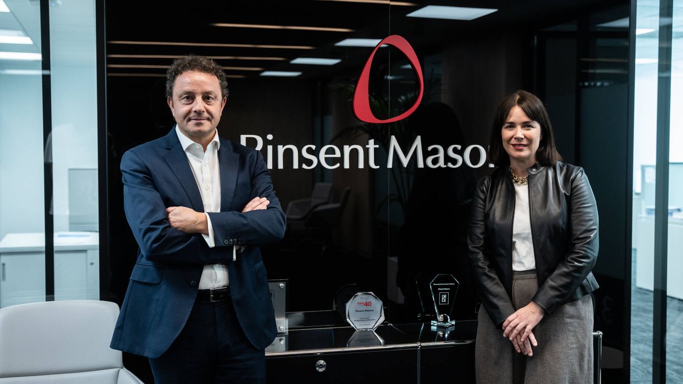 Foto: Inmaculada Castelló y Fernando Gutiérrez, socios codirectores de Pinsent Masons en España. (Jon Imanol Reino)