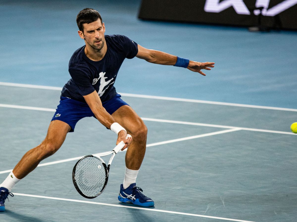 Foto: El tenista Novak Djokovic entrena en Melbourne. (Reuters)