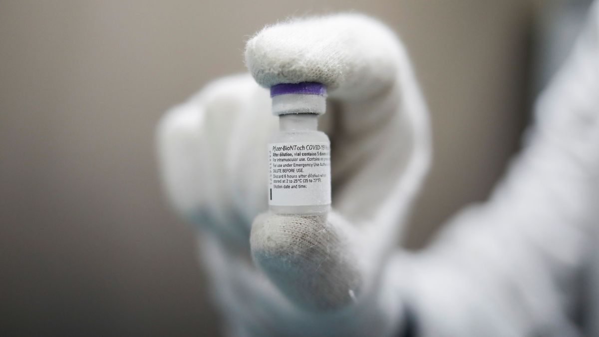 Bruselas omite la autocrítica y confía en cumplir con los objetivos de vacunación