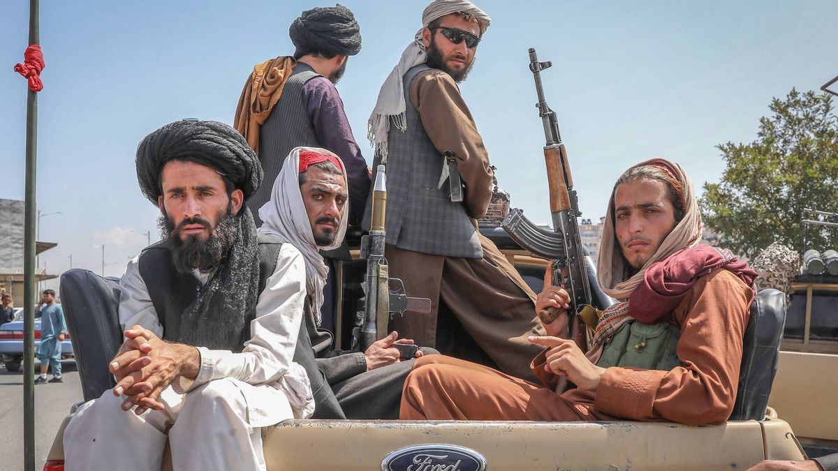 A fuego lento: el victorioso manual de resistencia talibán contra las superpotencias