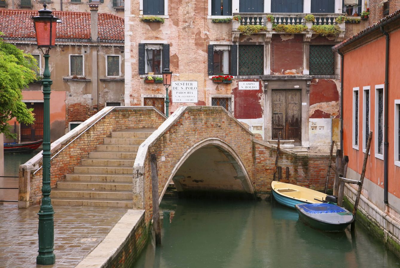 Uno de los encantadores rincones de Venecia. (iStock)