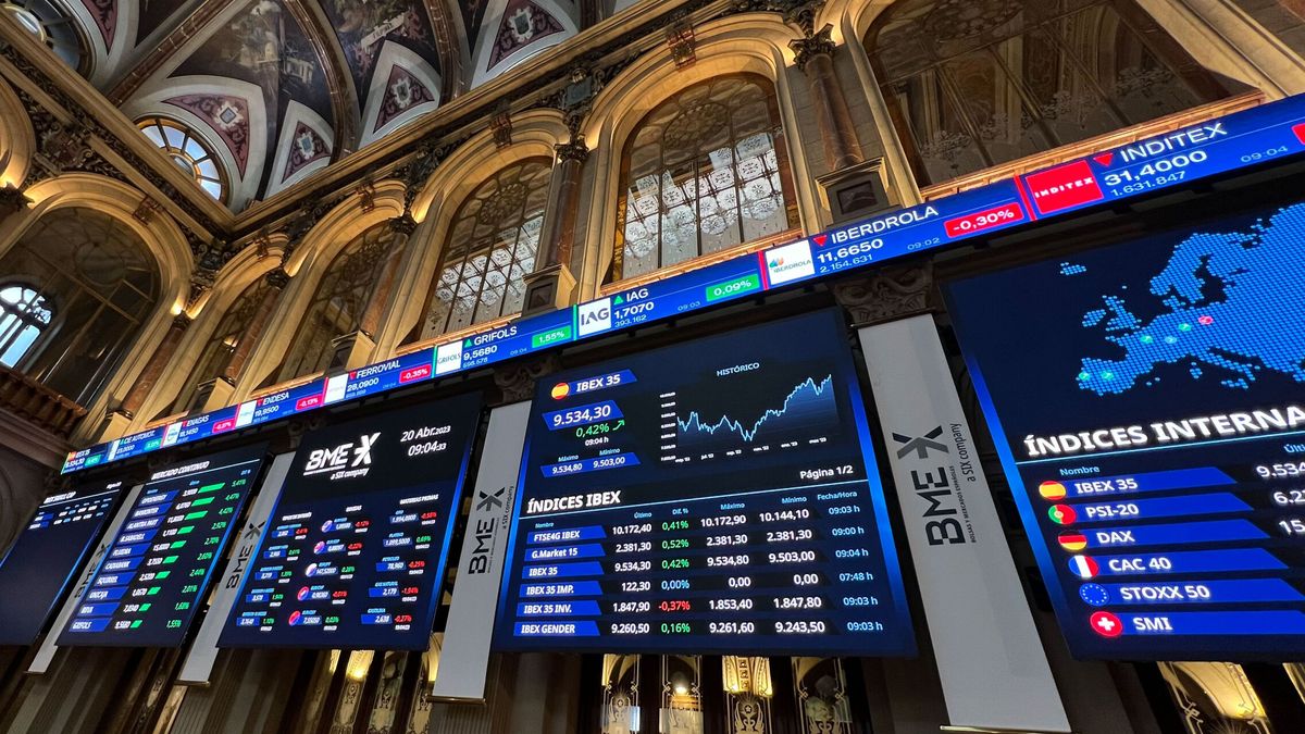 Bolsa e Ibex 35, en directo | Wall Street cierra en negativo en medio de las tensiones por el techo de deuda
