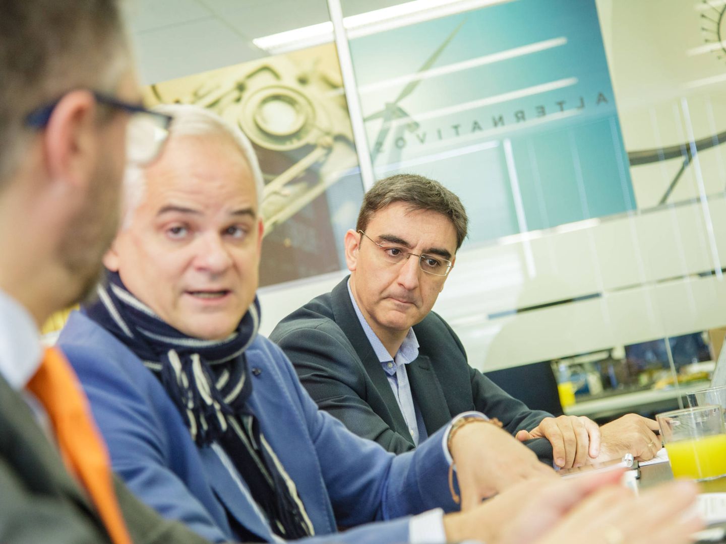 Alberto López junto a Alberto Artero y Gonzalo Caselles durante la mesa 'Innovación y tendencias en los medios de pago’.