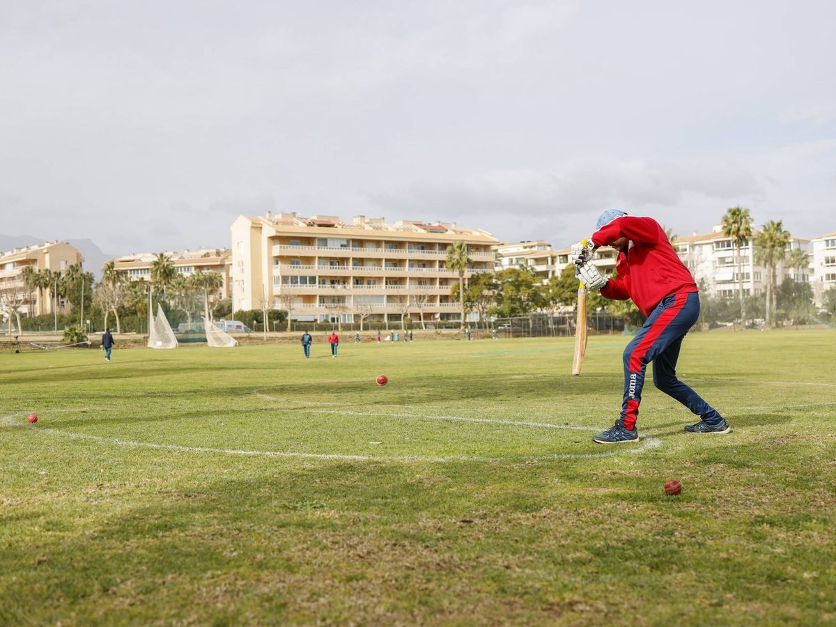 Foto: Imagen de un jugador practicando en el campo de L'Alfàs del Pi. (Foto: Ayuntamiento de L'Alfàs del Pi)