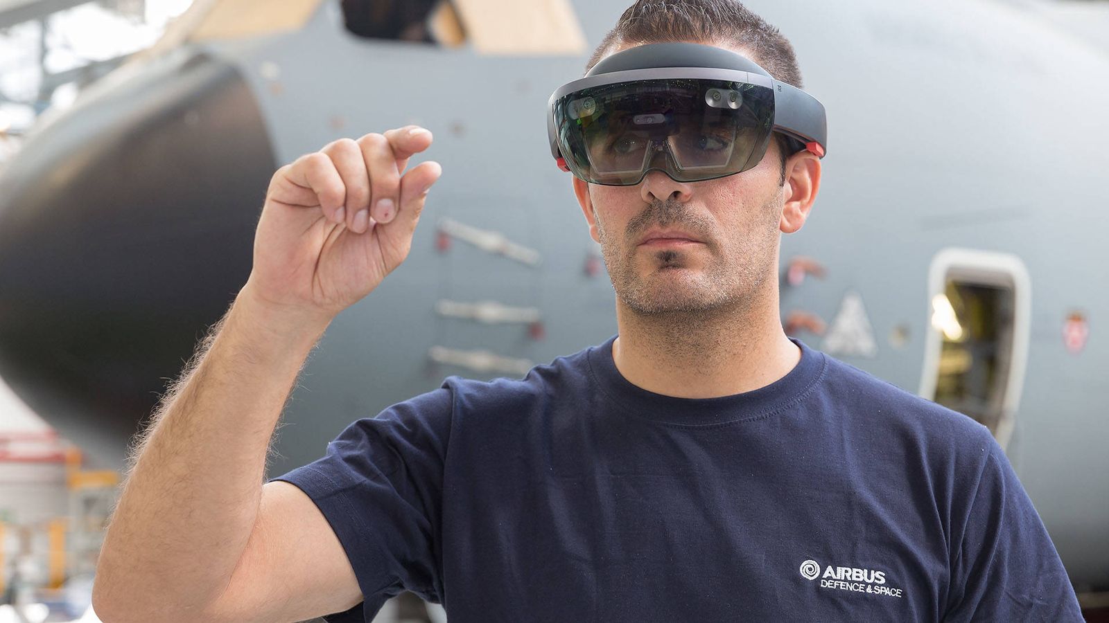 Foto: Las gafas de realidad aumentada (ya sean Google Glass o Hololens) son esenciales para este proyecto. (Airbus)