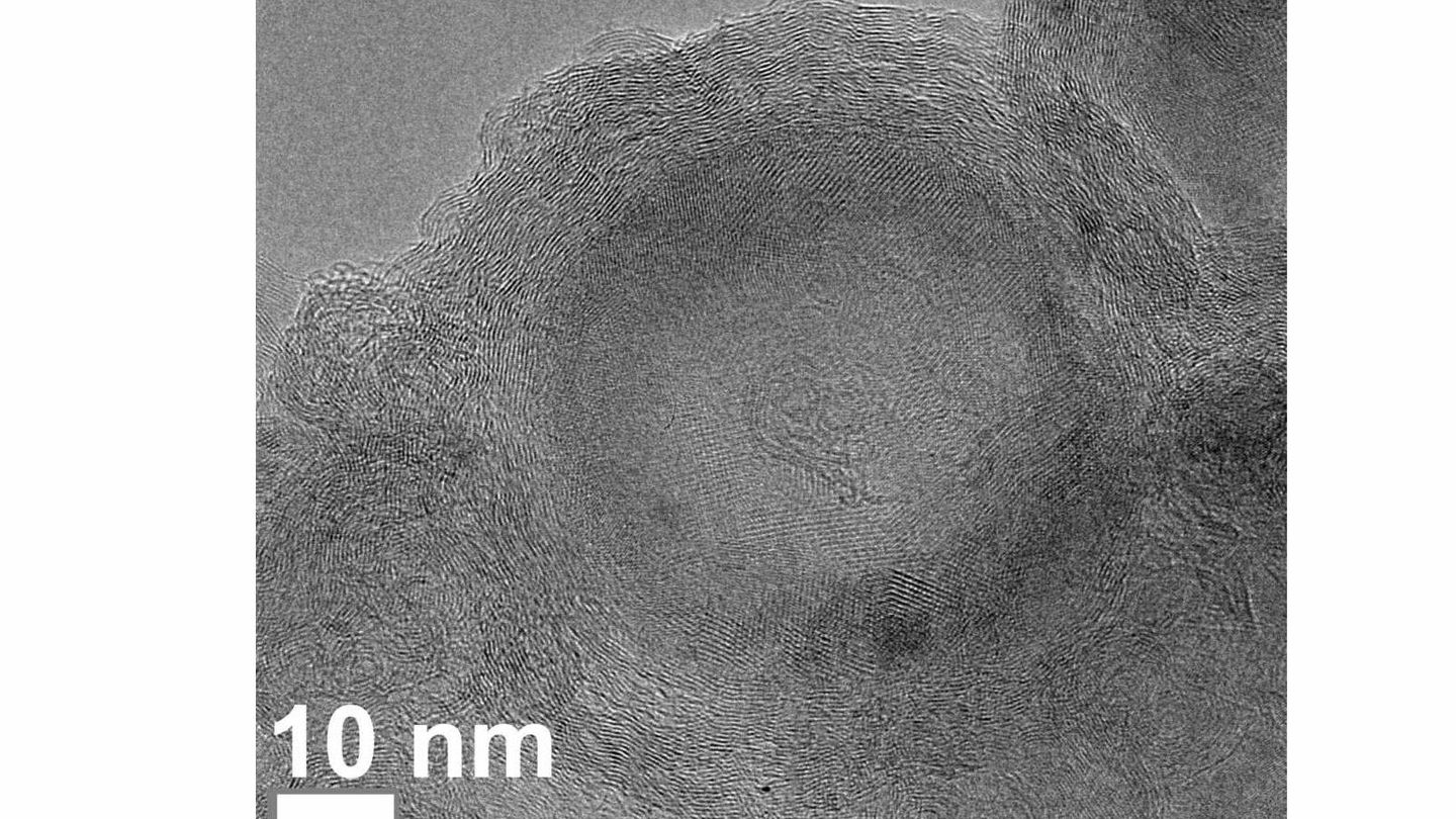 La esfera de carbono con núcleo de nanodiamante (Universidad de Rice)