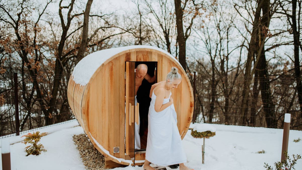 ¿Es una buena idea aplicar un choque de frío a tu cuerpo al salir de una sauna?