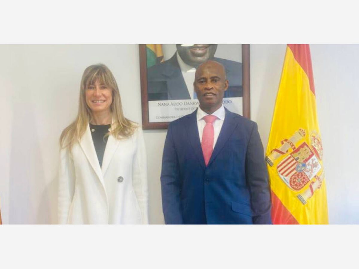 Foto: Begoña Gomez junto al embajador de Ghana en Madrid, Muhammad Adam.