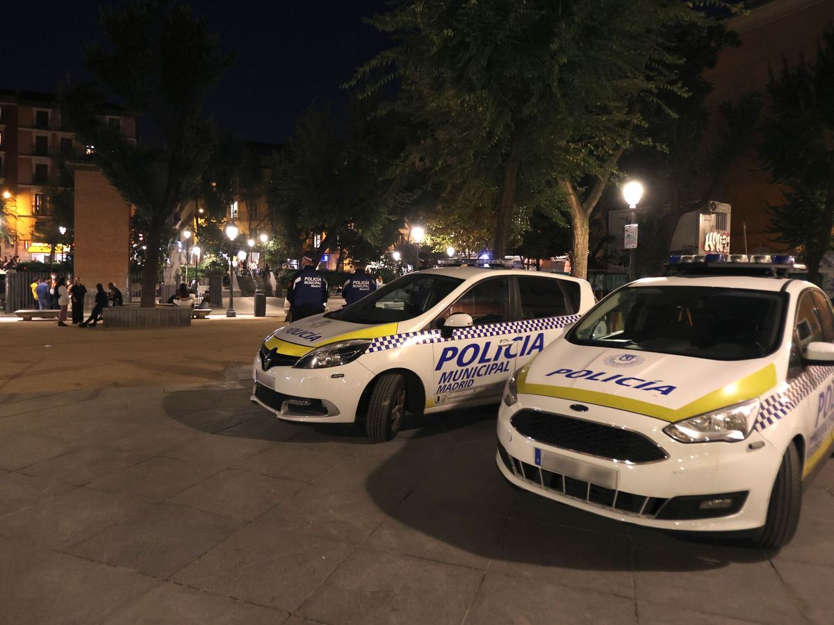 Foto: Vehículos de la Policía Municipal de Madrid. (EFE/Kiko Huesca)