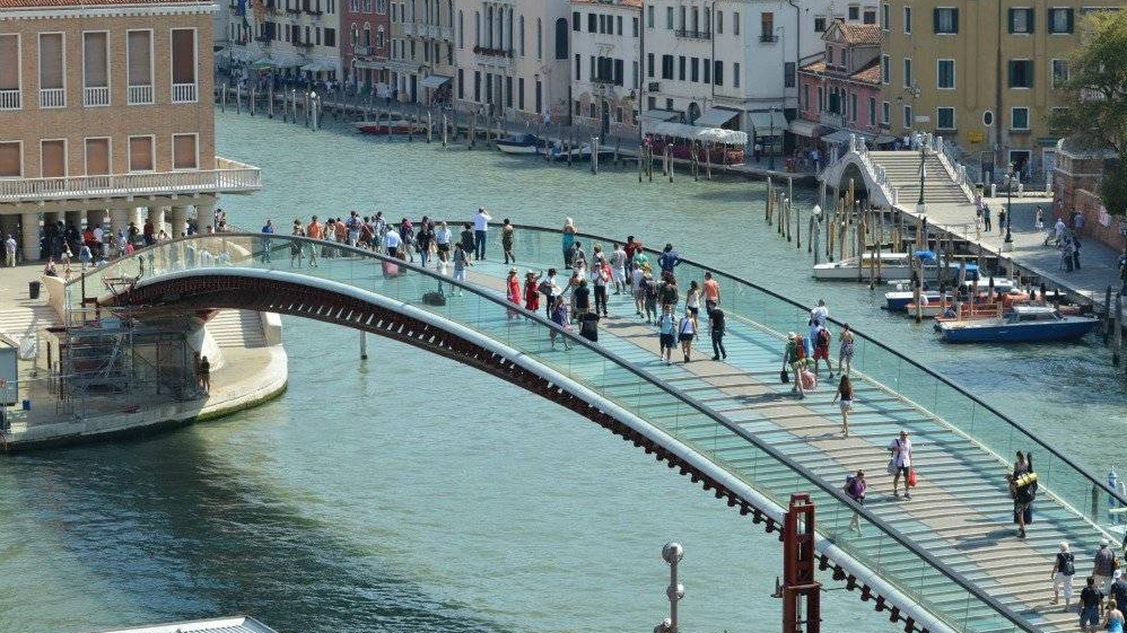 Foto: El Puente de la Constitución de Venecia diseñado por Santiago Calatrava
