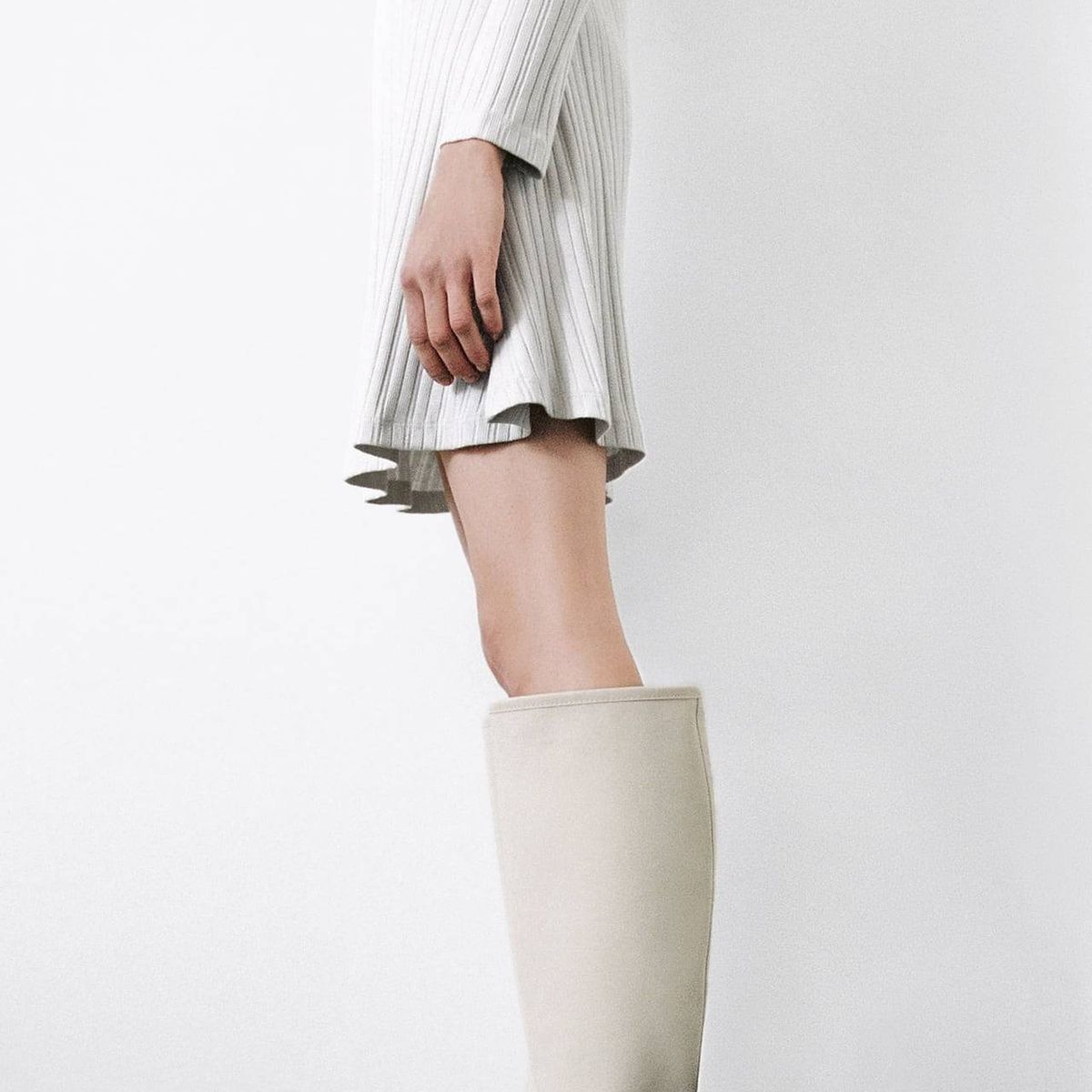 Así combinan las botas blancas de Zara según el street style de Nueva York
