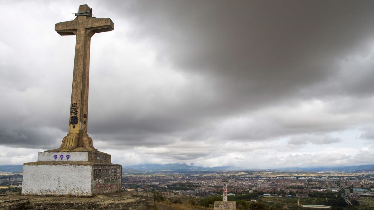 Vitoria tiene su particular Valle de los Caídos: discordia con la cruz de Olárizu