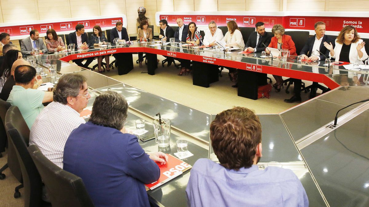 Sánchez 'desmantela' Ferraz: se lleva a su Ejecutivo a 17 miembros de peso de su cúpula