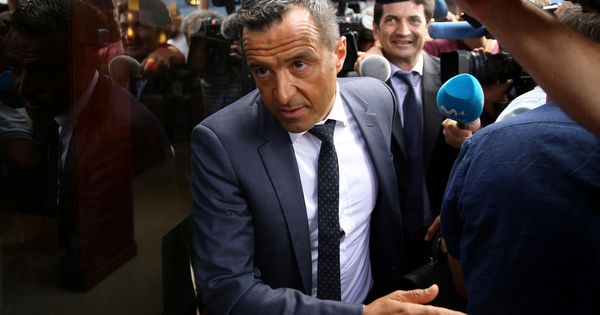 Foto: Jorge Mendes a su salida de los juzgados de Pozuelo de Alarcón (Madrid). (Reuters)