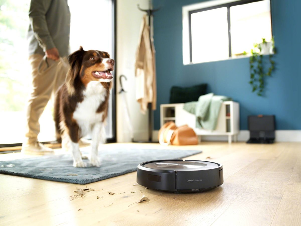 Foto: El Roomba limpiando en una casa. (iRobot)