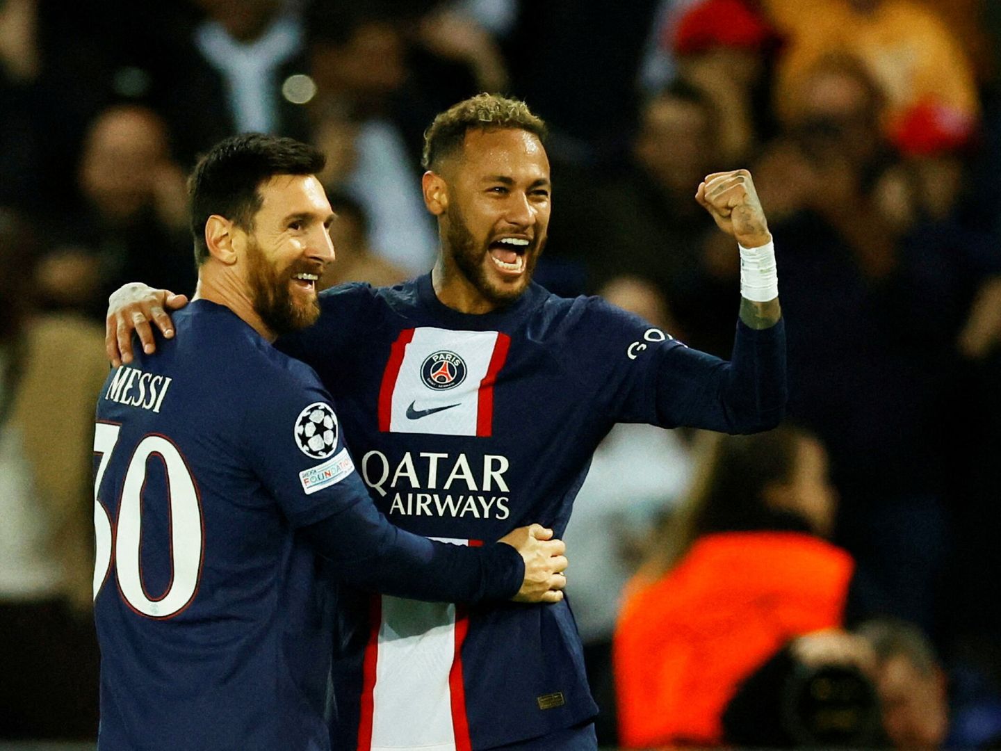 Messi celebra un gol junto a Neymar.