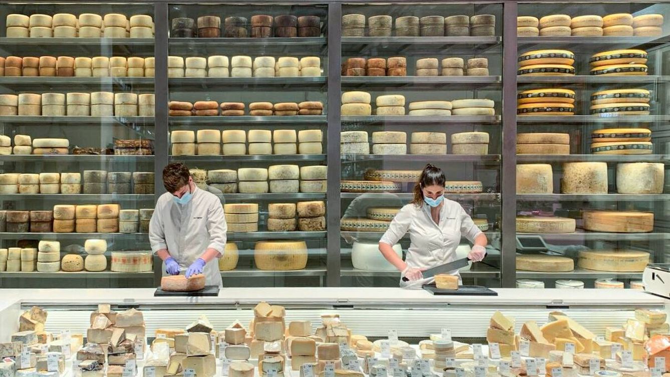 Foto: La Teca, Barcelona, y su hipnótica oferta de quesos. (Cortesía)