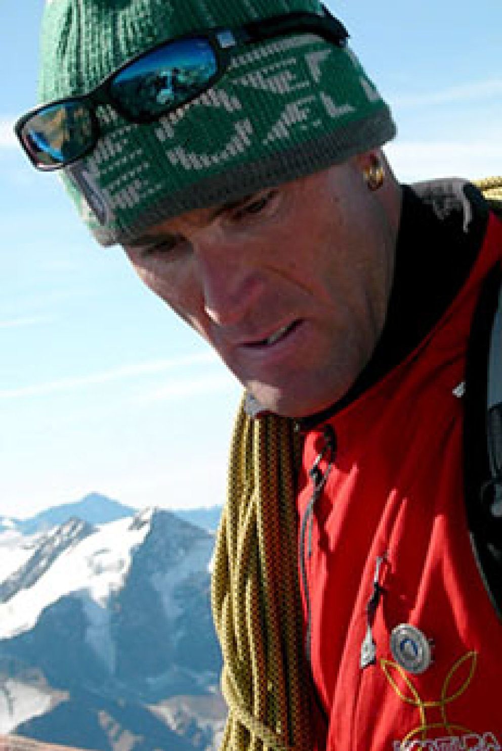 Foto: El alpinista italiano que permanecía atrapado en el K2 llega al campamento base