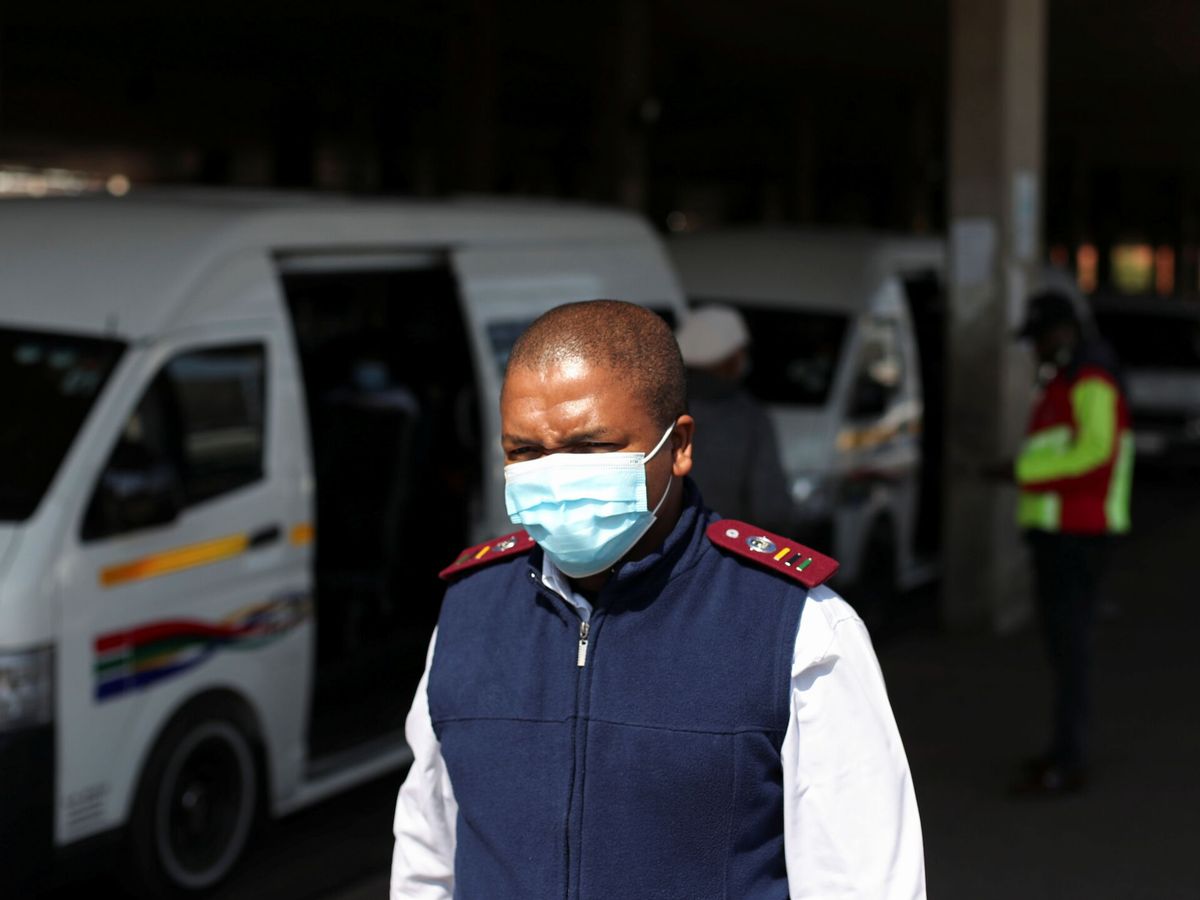 Foto: Sanitario en Soweto, Sudáfrica. (Reuters/ Siphiwe Sibeko)