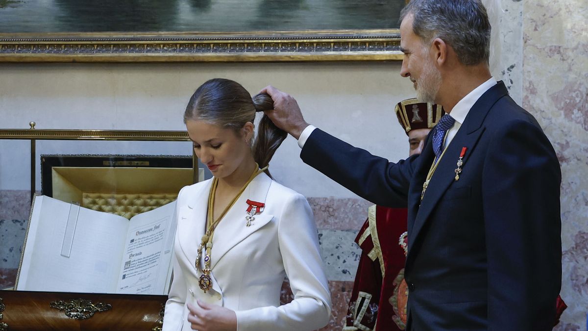 La jura de la Constitución de la princesa Leonor y la entrega del collar de Carlos III, en 17 fotos imprescindibles