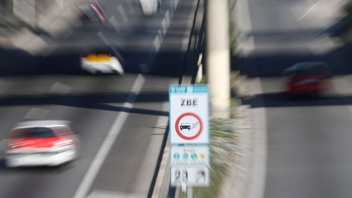 Los olvidados de la ZBE, los coches de segunda mano: "Hay etiquetas C que contaminan más"