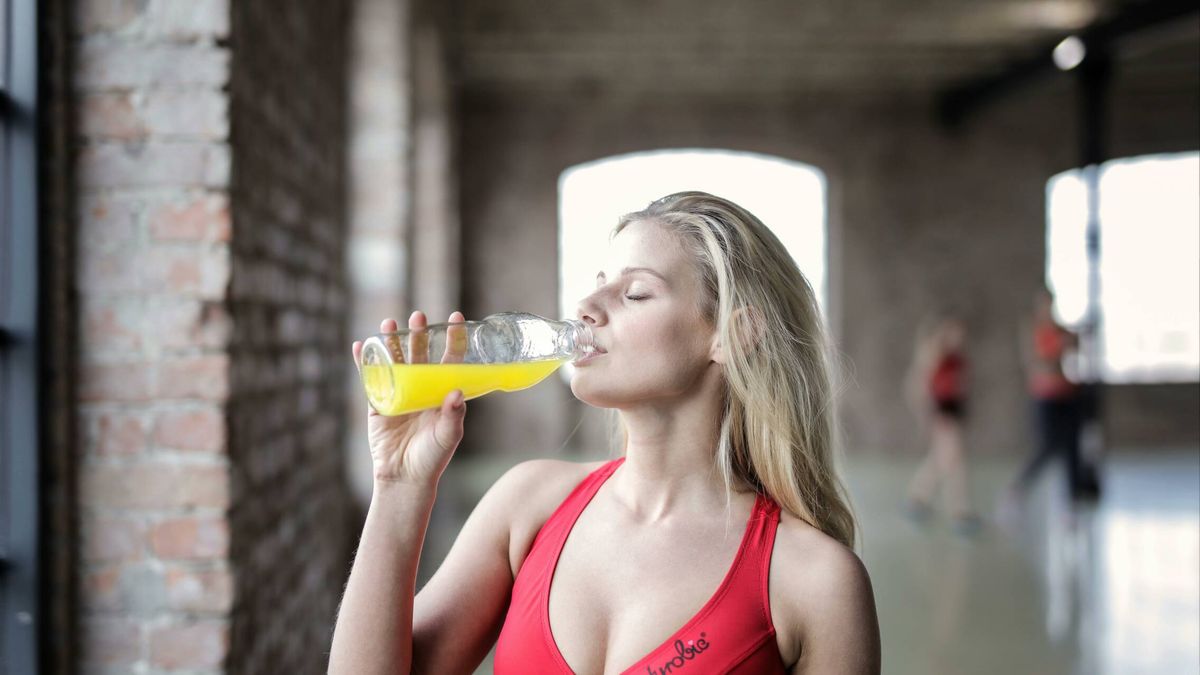 Los mejores zumos para no pasar calor en verano y saludables para tu hígado