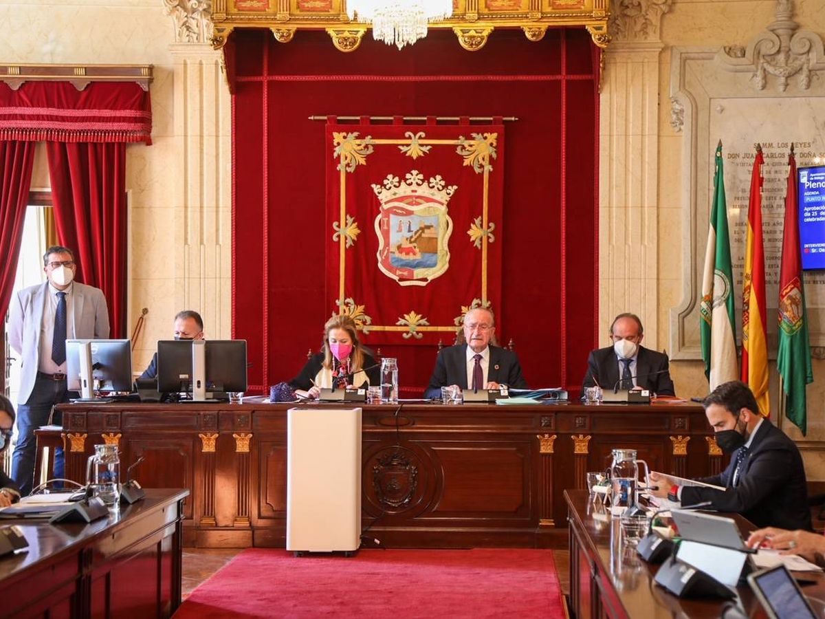 Foto: Pleno celebrado en Málaga por la condecoración del Rey emérito