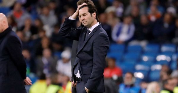 Foto: Solari con gesto de decepción durante el partido contra el Ajax en el Bernabéu. (Efe)