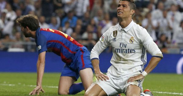 Foto: Cristiano Ronaldo en el último Madrid - Barcelona, en el Santiago Bernabéu. (EFE)