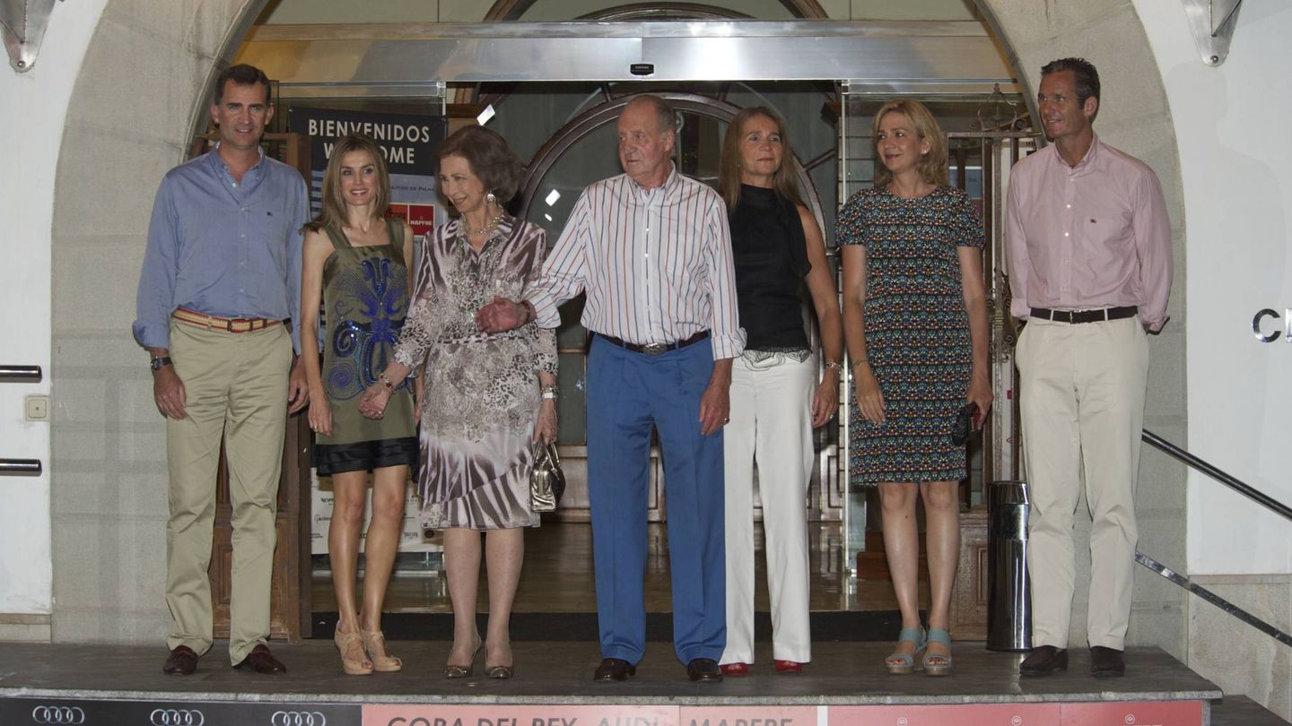 La familia real, tras una cena en Mallorca en 2011. (Getty/Carlos Álvarez)