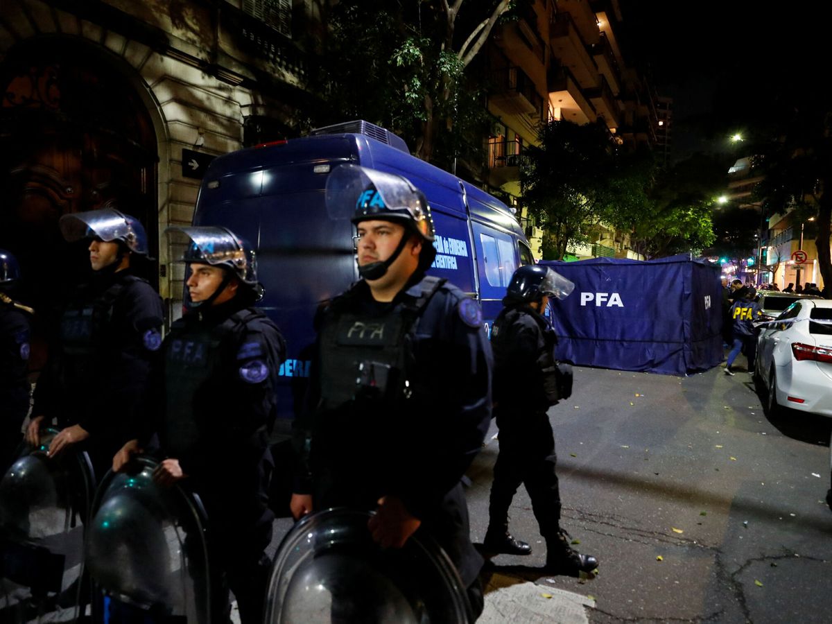 Foto: Dispositivo policial ante el intento de asesinato de Cristina Fernandez de Kirchner. (Reuters/Agustin Marcarian)