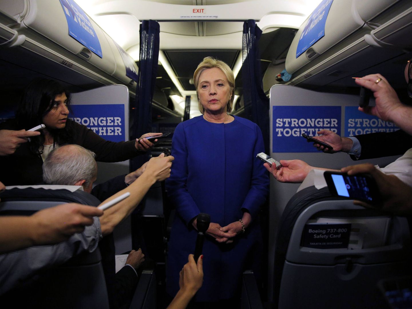 La candidata Hillary Clinton habla con periodistas tras la explosión en Chelsea, Manhattan, el 17 de septiembre de 2016 (Reuters). 