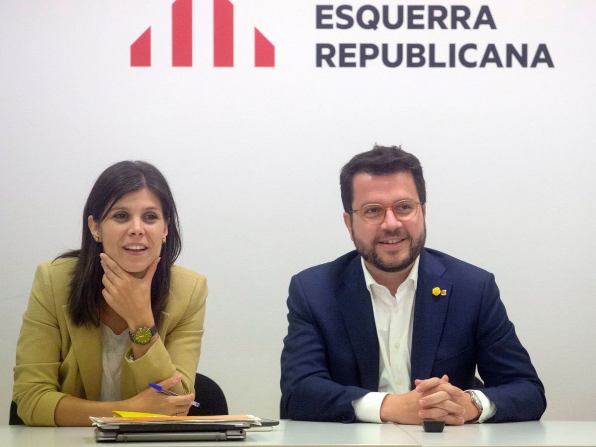 Foto: El coordinador de ERC, Pere Aragonès, y la portavoz del partido, Marta Vilalta. (EFE)
